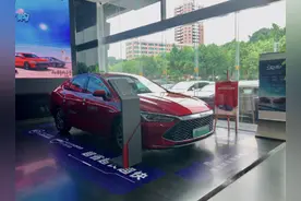 探店比亚迪秦PLUS DM-i，55km、120km选哪个？现在还需等车吗？图片