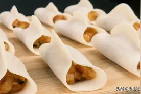 2块钱的饺子皮，教你创意新吃法，我家一周吃3次，真是太美味了图片