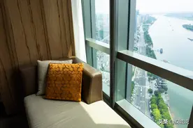 住在长沙君悦52层客房，一线湘江江景尽收眼底，远眺岳麓山太惬意图片