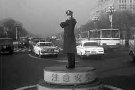 初心不改，使命向前——“退而不休”的老交警臧仲元图片