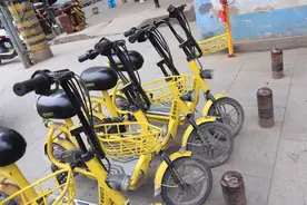 共享经济下的小黄小红和小蓝图片