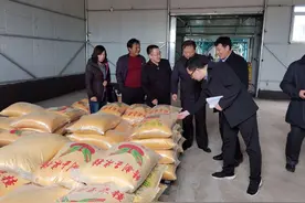 手机里的爸爸图片