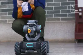 大疆机甲大师 S1 编程体验：这张卡让小学生也能学会写代码图片