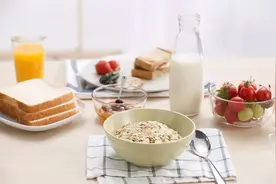 早上空腹喝淡盐水能减肥？小心你的胃图片