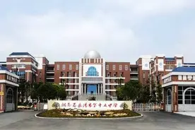 岳阳市四所最强高中，四校独一档，个个实力雄厚，你知道吗？图片