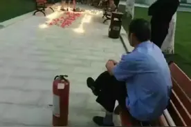 告白蜡烛引“火”上身，别让圣诞惊喜变惊吓！图片