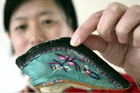 古代女鞋文化小史：饿死事小，失“鞋”事大？| 有料的文史图片