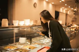 揭秘公务员食堂伙食，3块钱随便吃，还能打包，一般人享受不到图片