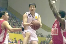 人物｜漂泊一生辗转多队，中国篮坛“矮子传奇”——张勇图片