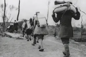 你是日本人，怎么还和我们一起打你们的人 因为日本侵略中国是错的图片