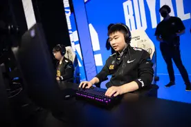 LOL-S11小组赛：Wei皇子灵性节奏扰乱野区，RNG双杀PSG晋级八强图片