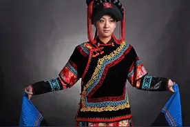 每日彝记| 如此丰富多彩的彝族服饰，你是否也想拥有一套呢？图片