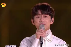 湖南卫视跨年，汪涵何炅带头翻车，明星表演状况百出图片