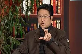 白岩松：花瓶有多坚固，恐怕只有打碎那一刻才知道，人性也如花瓶图片