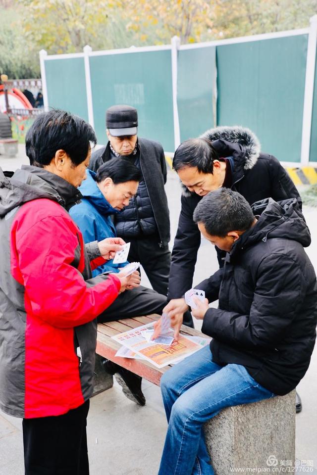 高手在民间，演出自娱自乐，洛阳周王城广场民间曲艺乐园