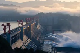 三峡水电站，每年带来巨大的经济效益，为何有时会“暂停”工作？图片