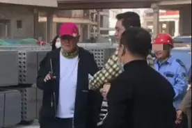 缺席春晚的第10年，赵本山走路都要靠人搀扶了图片