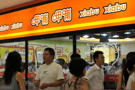 21深度丨呷哺呷哺两大核心高层出走折射经营困局，押宝凑凑火锅能否力挽狂澜？图片