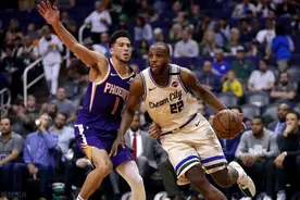 布克27+6、保罗32+9、艾顿22+19，太阳主场轻取雄鹿大比分1-0图片