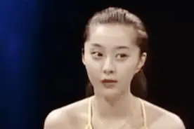 18年前刚出道的范冰冰，纯天然的清纯气质，嫩到都能捏出水了图片