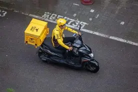 饿了么推出"骑士堡垒"计划，骑手可获得金色竹蜻蜓"最高段位"图片