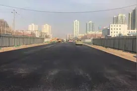 打通南北交通“动脉”，万寿路南延菱形立交连接南四环图片