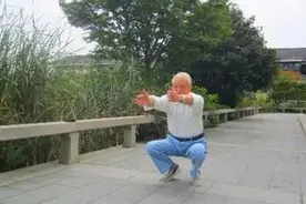 男性每天做深蹲，坚持一个月后，身体可能收获意想不到的好处图片
