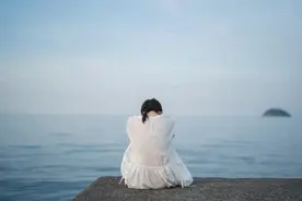 生活越是浮躁，静心读读杨绛先生图片