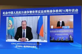 中俄联手发出胜利日之声：历史不容颠覆篡改，中俄友谊世代相传图片