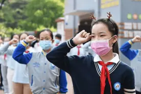 10岁女孩身高166cm，医生：3种食物是身高“增长剂”，多吃点无妨图片