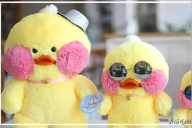 水杯、玩偶、玩具都不干净，里面都是霉菌，家长还让孩子往嘴里塞图片