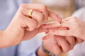 夫妻间，这5件事情还是不要对别人讲得好图片