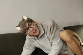 韩团偶像直播又翻车，不穿底裤露私密部位，前科累累曾进少管所图片