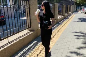朱珠近况曝光，与老公深夜街头互动好甜蜜，但婴儿床旁挂画惹争议图片