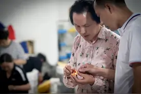300多万枚“光荣在党50年”纪念章，咱老兵制造！图片