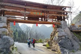 石块砌墙、石片做瓦，贵州高荡村里有百年历史的连片石头屋，神奇图片