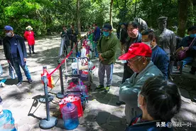 西湖双绝龙井茶虎跑水，杭州人坐车四小时来取水，如此折腾值吗？图片