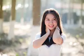 丈夫让异性好友坐副驾被老婆闹离婚：她离婚了坐你副驾驶就是不对图片