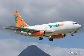 美国一架波音737货机坠落在檀香山附近的太平洋 2名机组人员获救图片