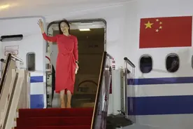 孟晚舟获释归国，欢欣鼓舞的同时，这四件事情也值得注意图片