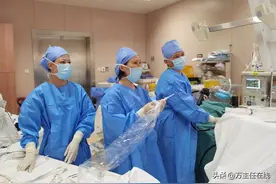 上海市一消化科万荣主任为患者行肝囊肿切除手术轻松解除6年烦恼图片