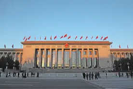 人民大会堂的名字是后改的？原先叫什么？毛主席亲自改名图片