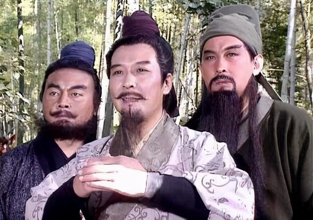 推荐2本汉末三国文，都是惊喜之作，一本“覆汉”，一本“扶汉”