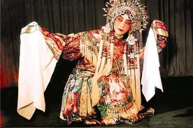 民国“明星”梅兰芳，出场费价值10根金条，国家危难时做了什么？图片
