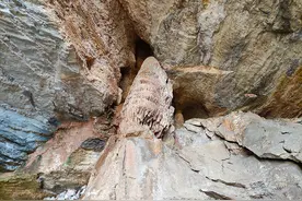 石家庄鹿泉九里山，看大溶洞，品古村落，玉皇顶上一匹马挡住去路图片