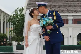 左手牵你，右手敬礼！宁波这场消防员集体婚礼暖人心图片