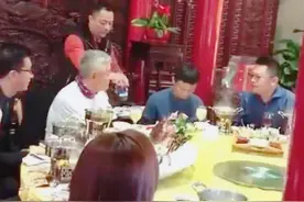 夸张宴请马云，买2亿私人飞机，到头来却仍被王思聪嘲笑是农民图片