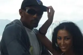 中国女歌手爱上外籍黑人男友，同居后被家暴至肛裂，至今无人敢娶图片