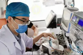 省内首例！上海专家打“飞的”，为患儿打通狭窄气道 |“十三五”成就巡礼图片