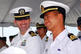 美国海军的大檐帽，严格区分级别，少校军官是一道坎图片